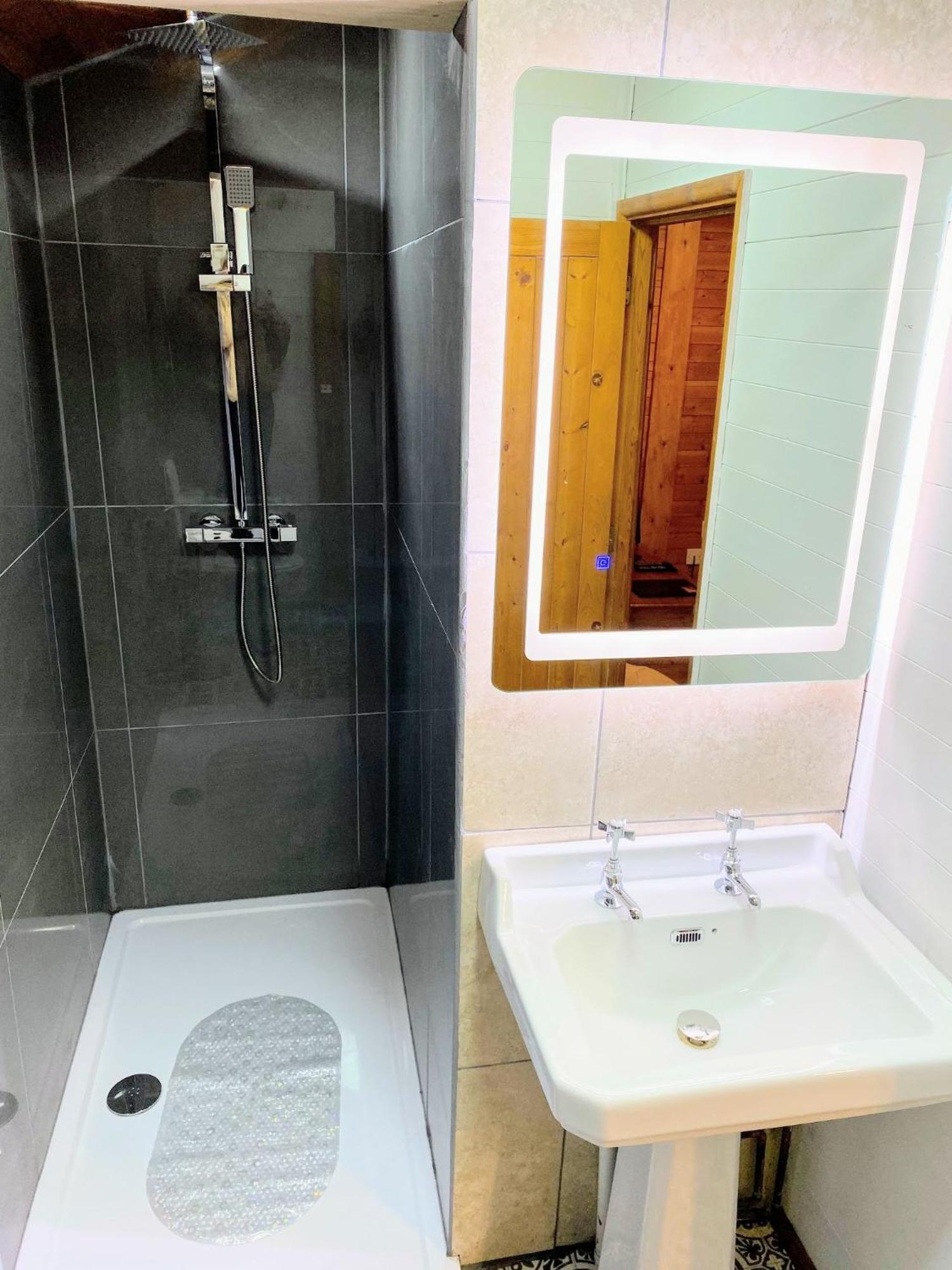 Otter 4 Hot Tub - Huntersmoon-Warminster-Bath-Salisbury Villa Eksteriør billede