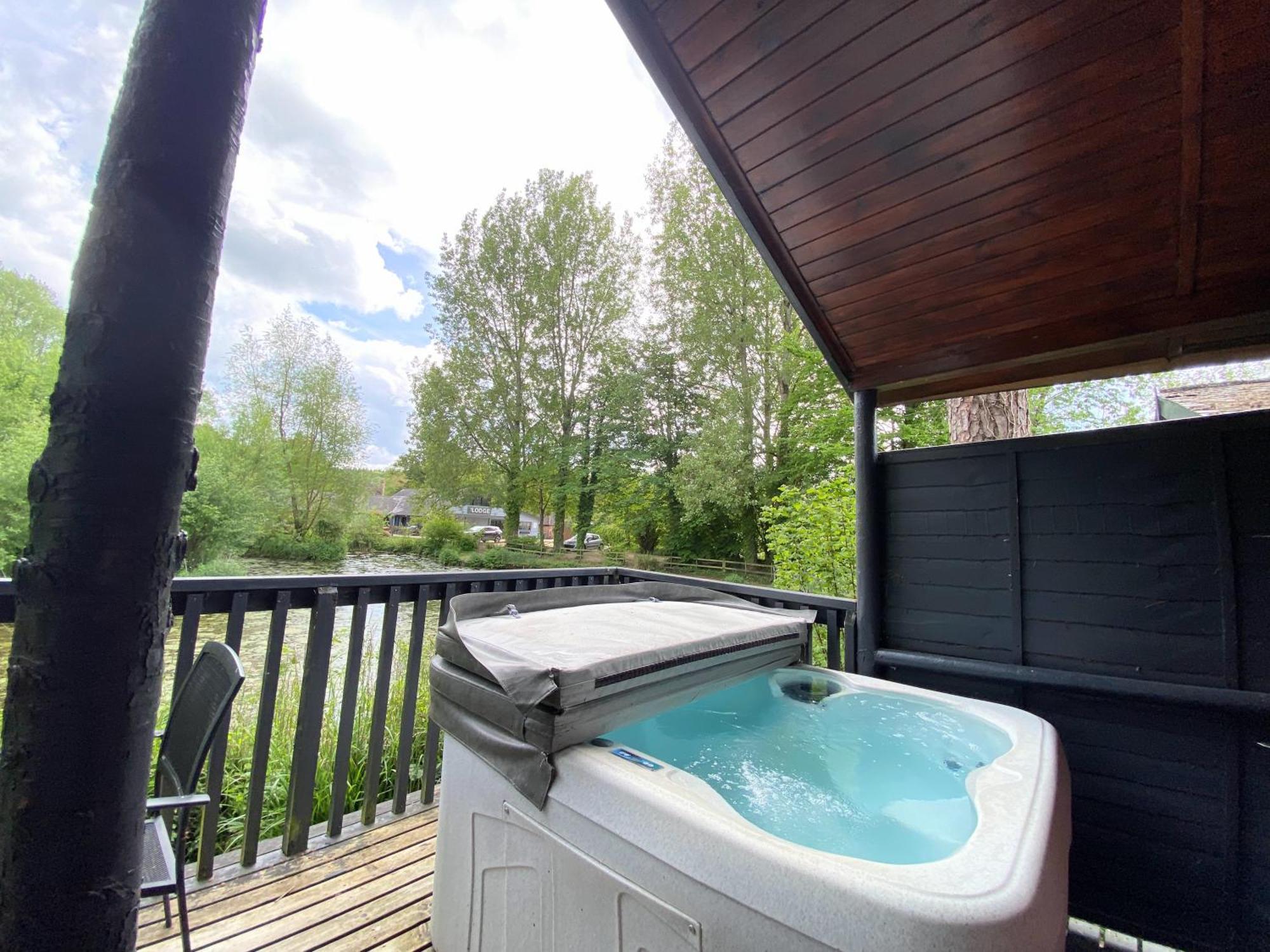 Otter 4 Hot Tub - Huntersmoon-Warminster-Bath-Salisbury Villa Eksteriør billede